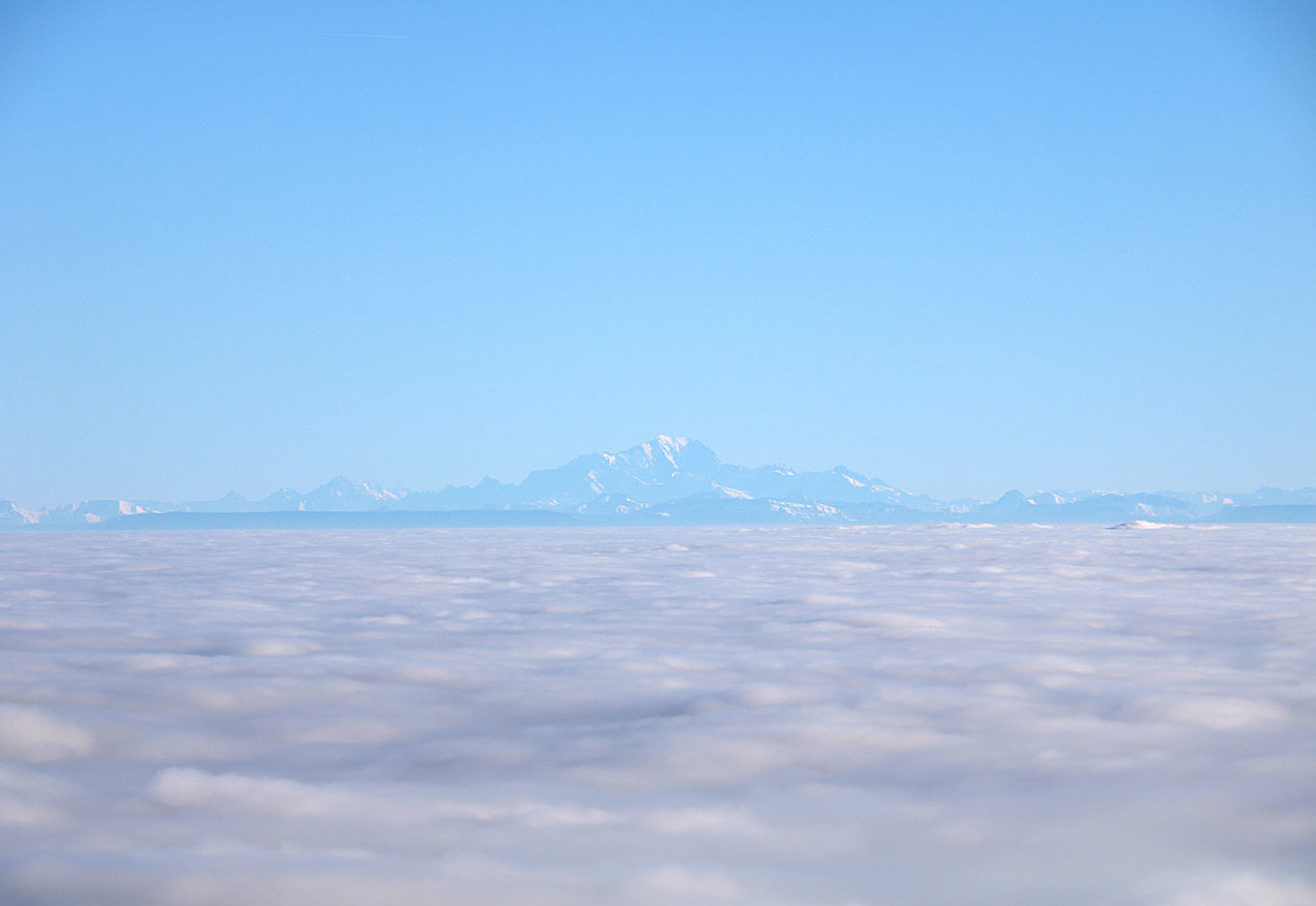 Vue incroyable sur le Mont-Blanc